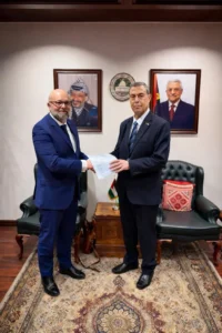 Jérôme Tinard presenting the Al Rayyes family case file to Mr Diab Al-Louh in Cairo on 10 March 2026