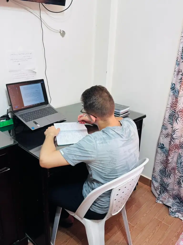 M. poursuit son apprentissage et son travail en Égypte.