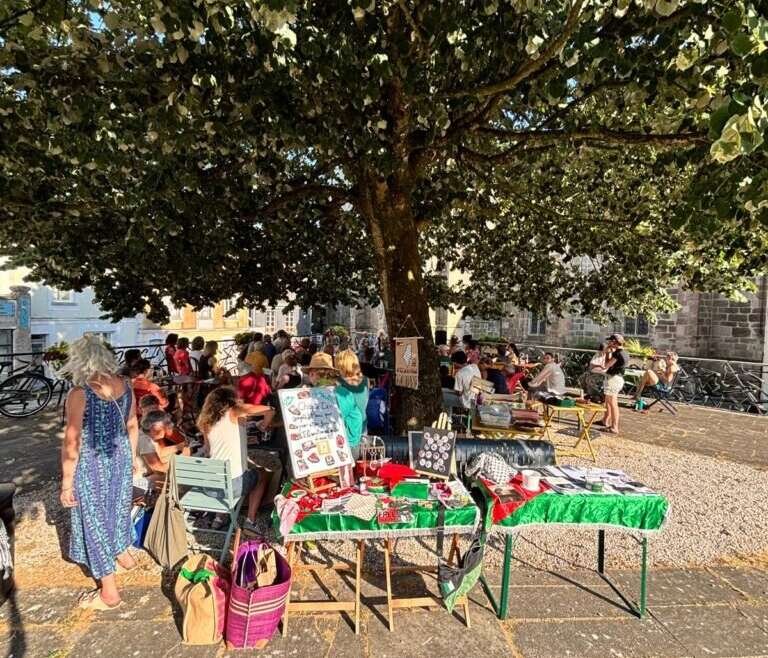 Solidarity stand at a gathering in Brittany, at the heart of a mobilisation of volunteers and supporters.