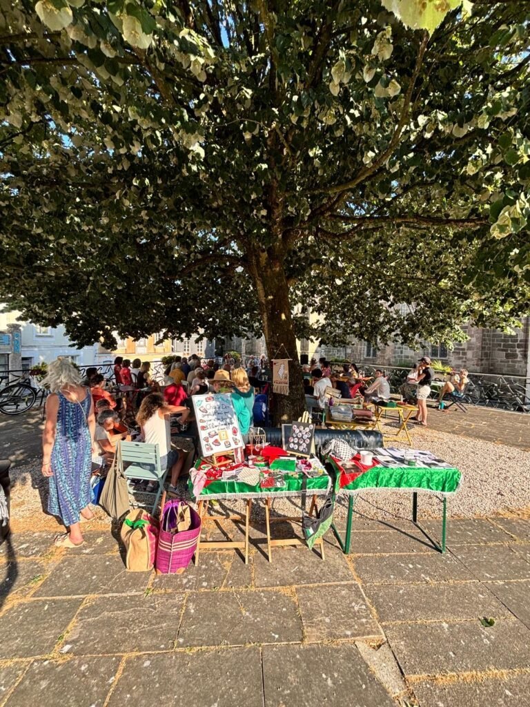 Solidarity stand at a gathering in Brittany, at the heart of a mobilisation of volunteers and supporters.