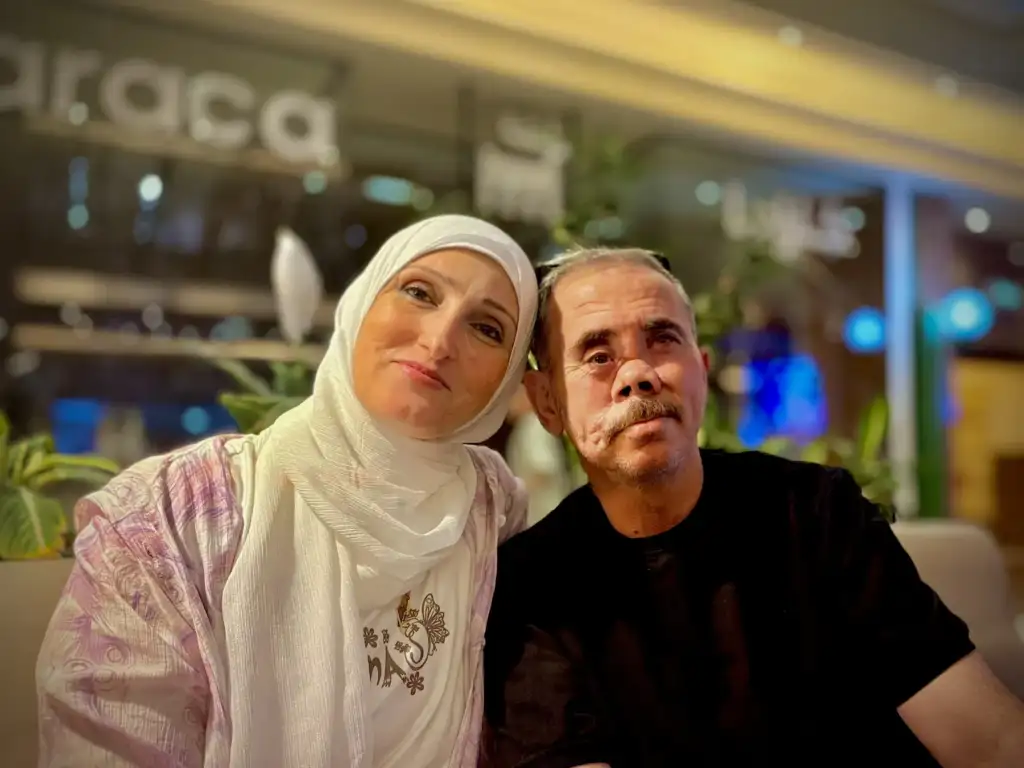 Couple reunited in Cairo after an evacuation journey.